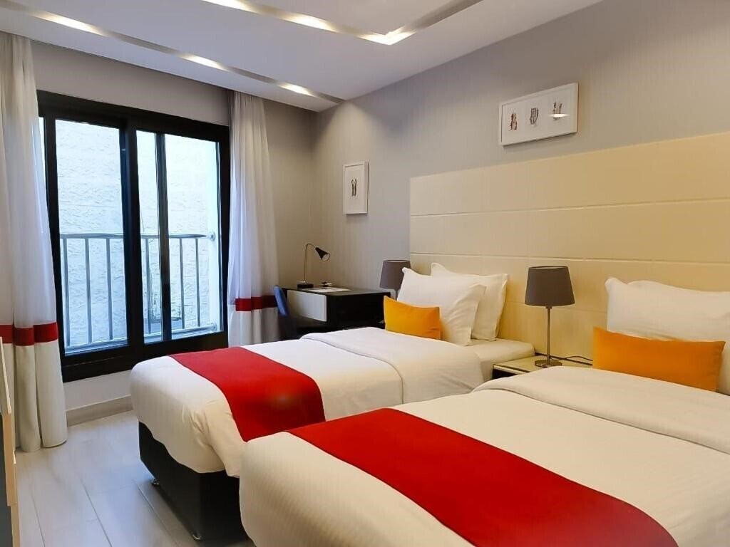 Панорама Petra Boutique Hotel 4*
