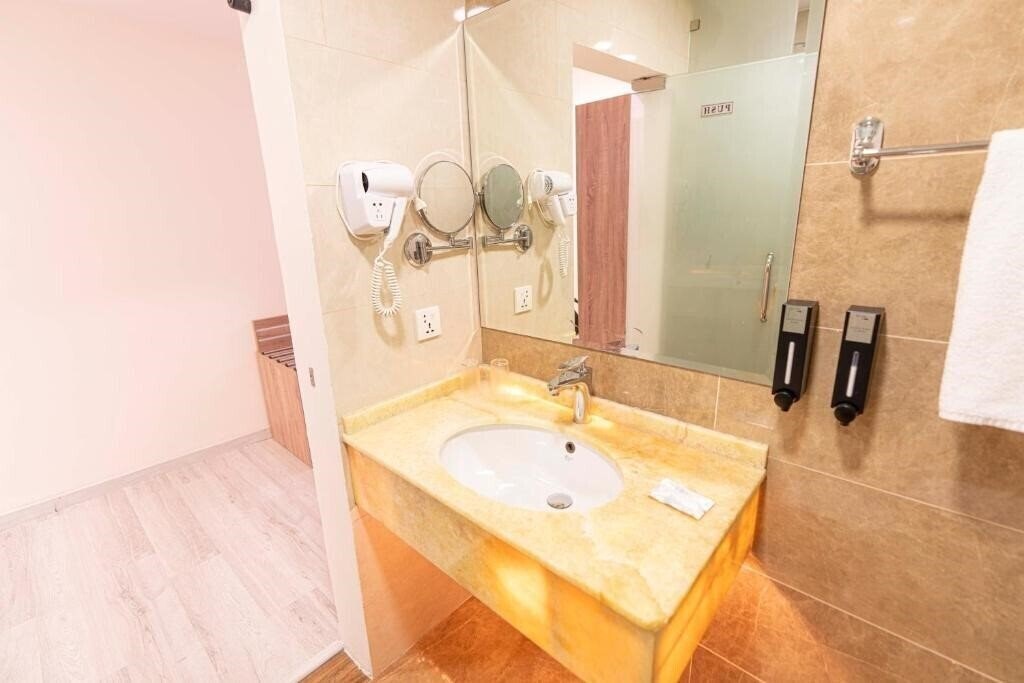 Панорама Petra Moon Hotel 4*