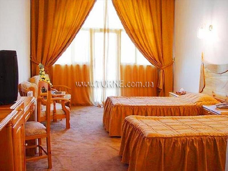 Территория Al Anbat Hotel 3*