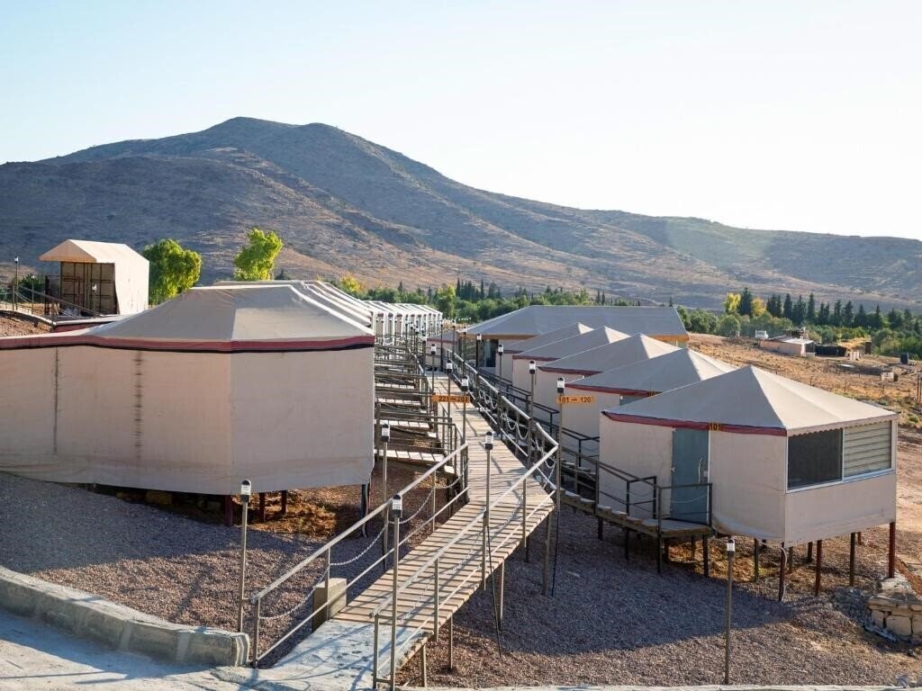 Территория The Rock Camp Petra 2*