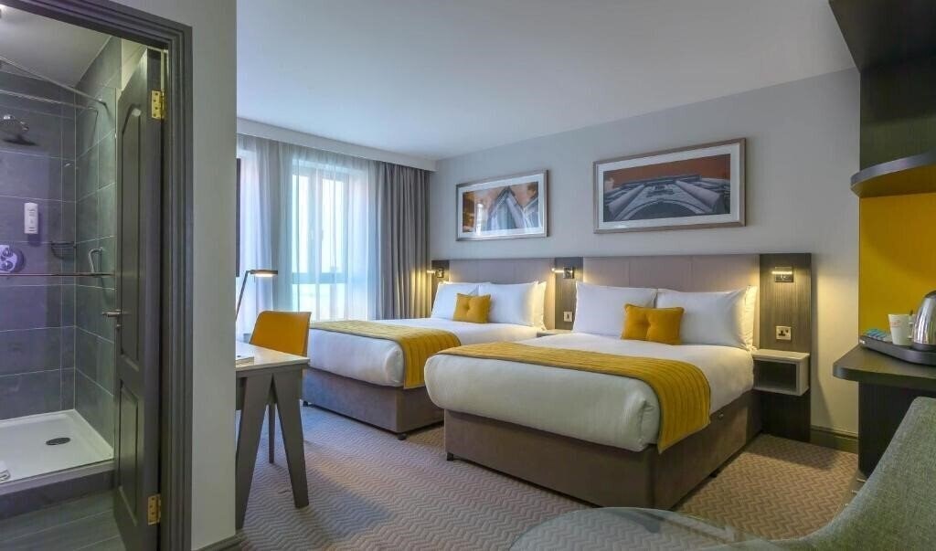 Панорама Maldron Hotel Pearse Street 4*