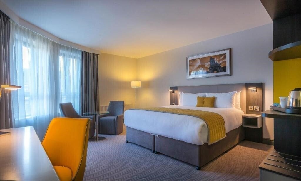 Фото Maldron Hotel Pearse Street 4*