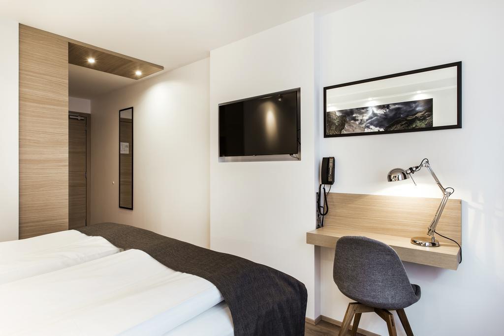 Апартаменти Storm 3*