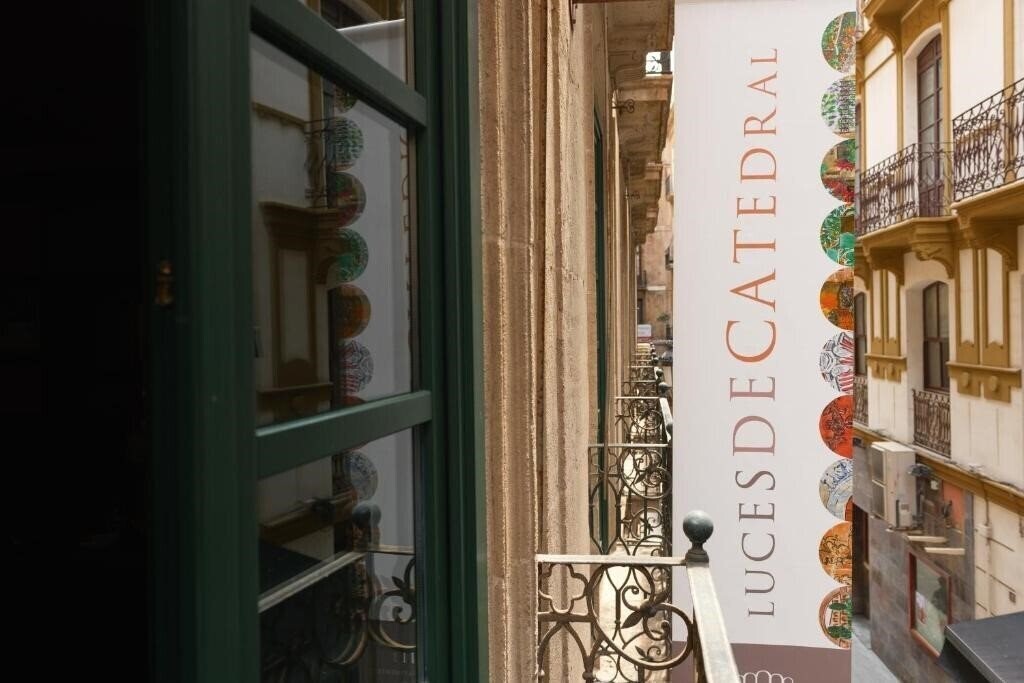 Картинка Luces De Catedral 4*