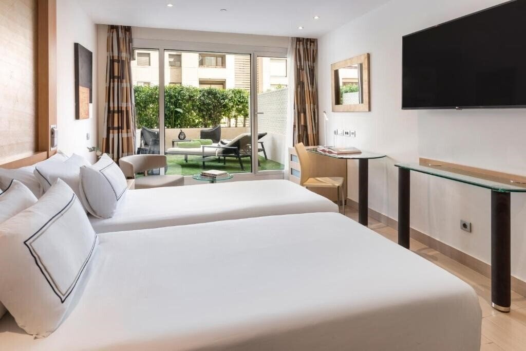 Вид Melia Sevilla 4*