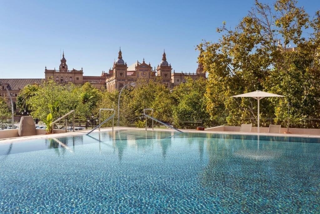 Территория Melia Sevilla 4*
