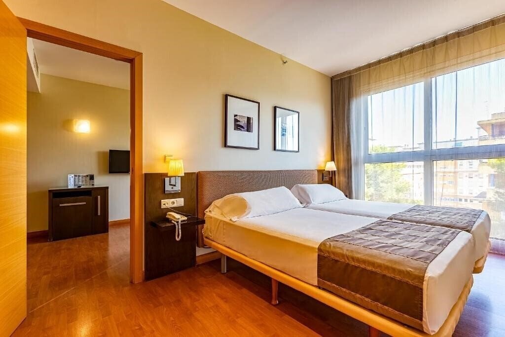 Фото Vertice Sevilla 4*