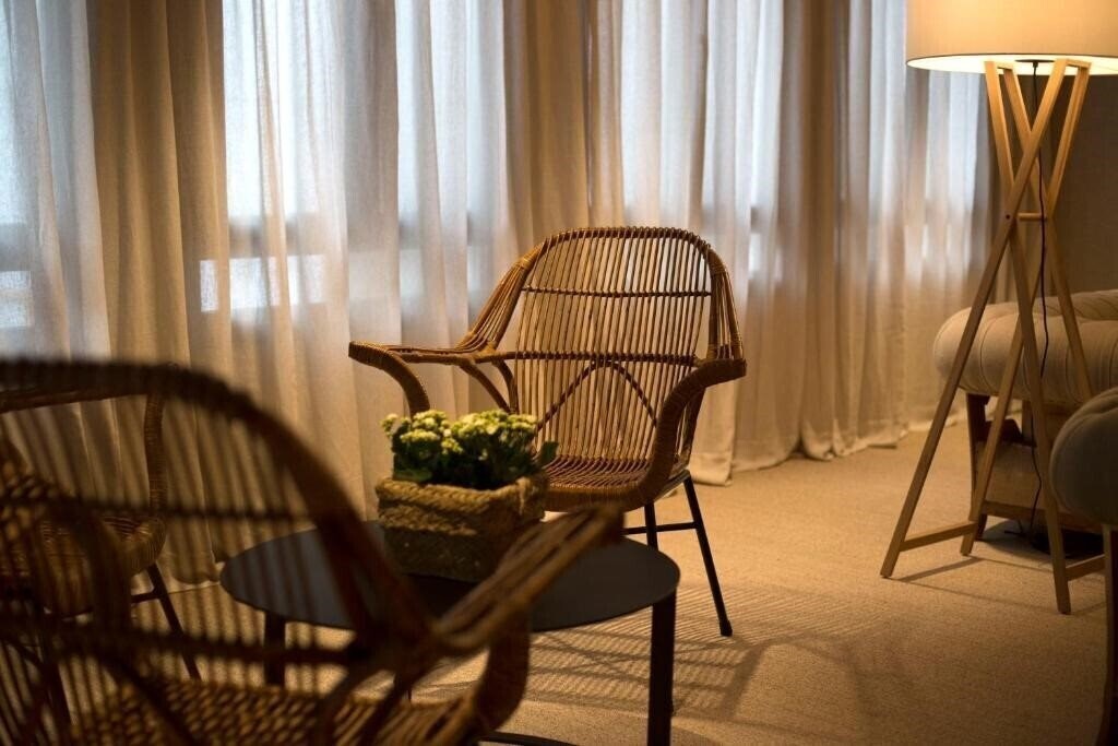 Апартаменты Zenit Sevilla 4*