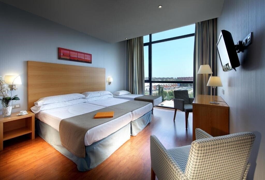 Апартаменти Exe Sevilla Palmera 4*