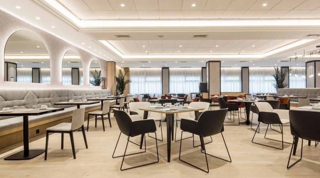 Картинка Ilunion Alcora Sevilla (ex. Trh Alcora) 4*