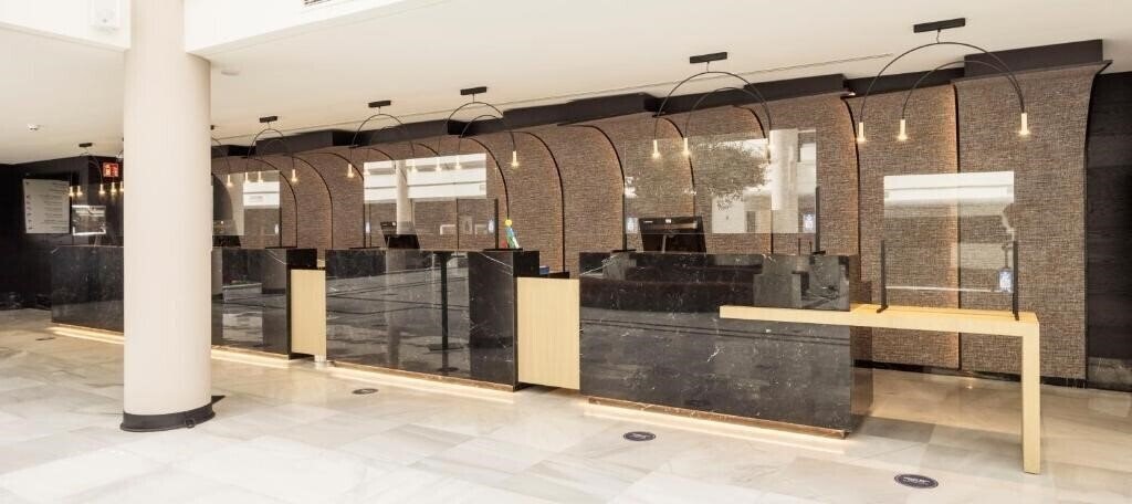 Апартаменти Ilunion Alcora Sevilla (ex. Trh Alcora) 4*