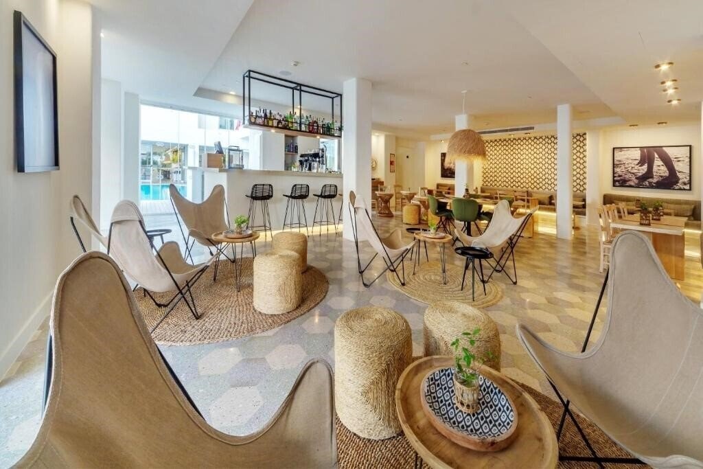 Панорама HM Alma Beach 4*