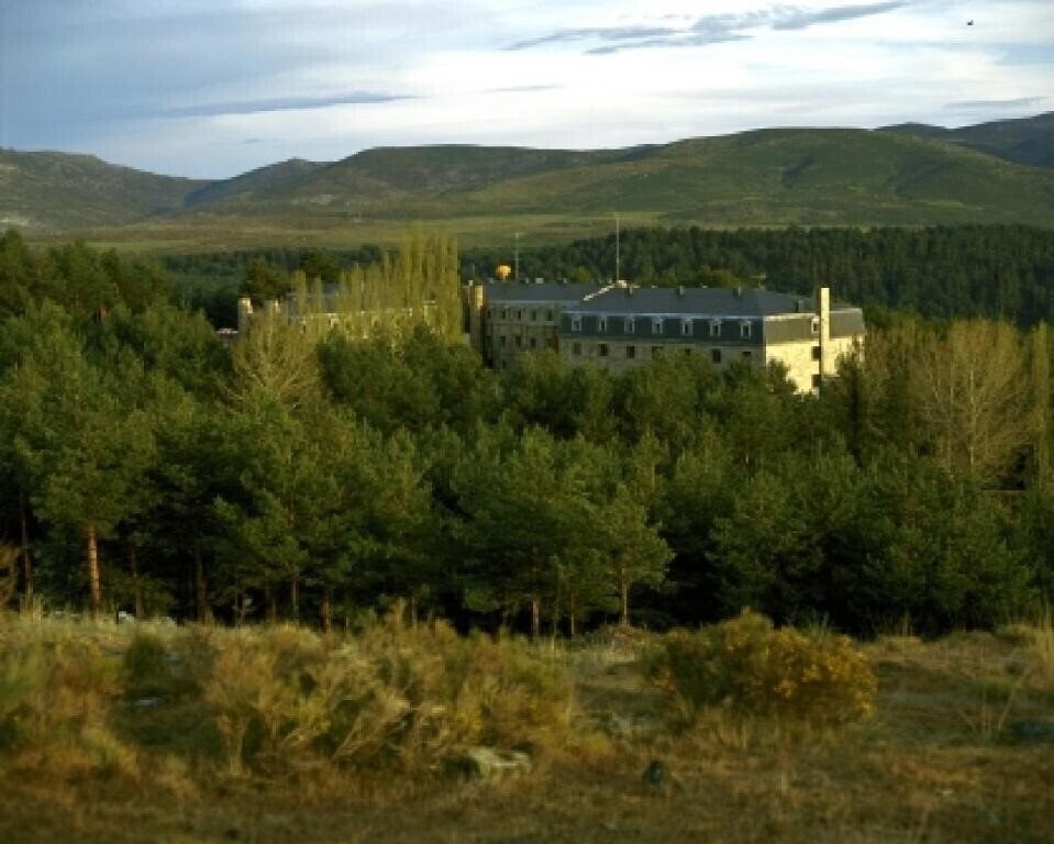 Готель Parador De Gredos 3*