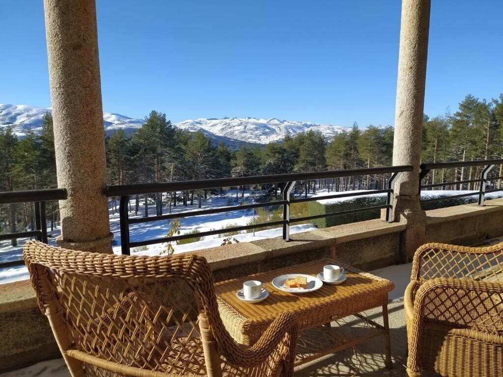Вид Parador De Gredos 3*