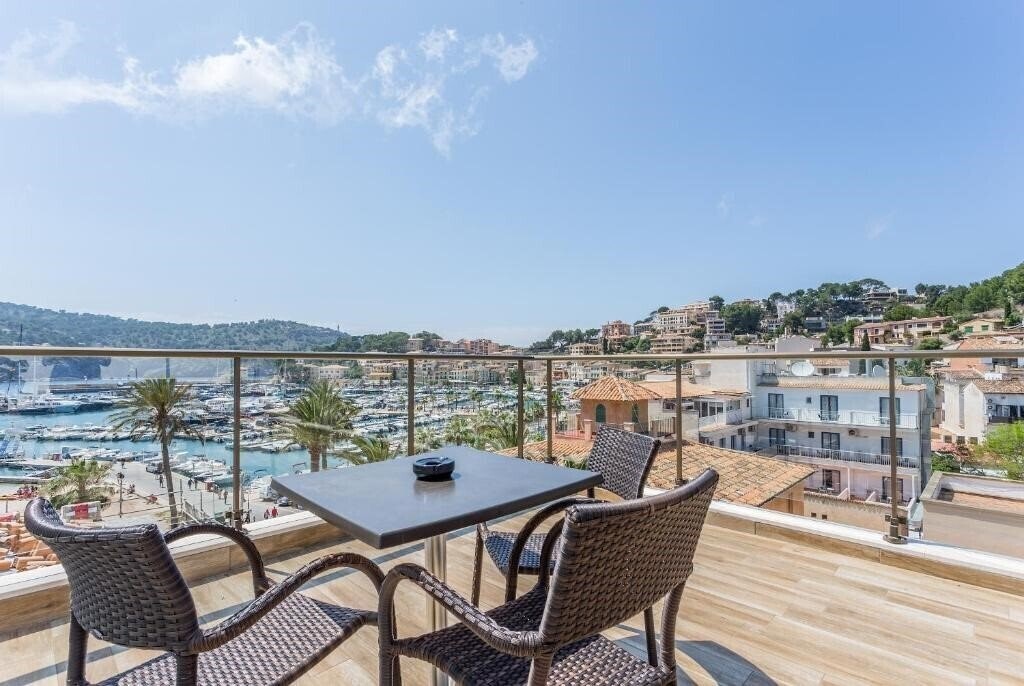 Апартаменты Fergus Style Soller Beach 4*