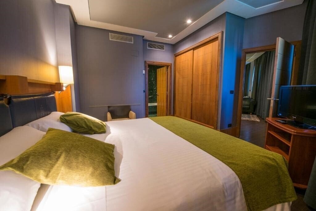 Фото Gran Hotel Lakua 5*