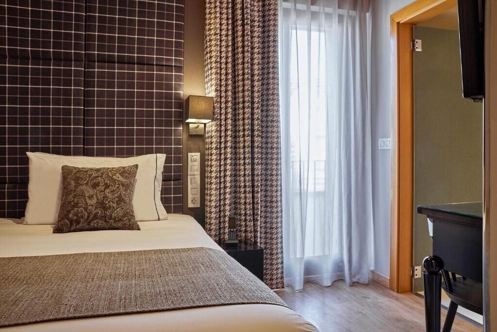 Апартаменти Hesperia Metropol 3*