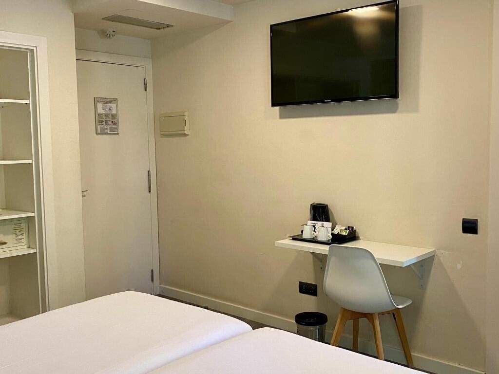 Панорама Hotel Del Comte 4*