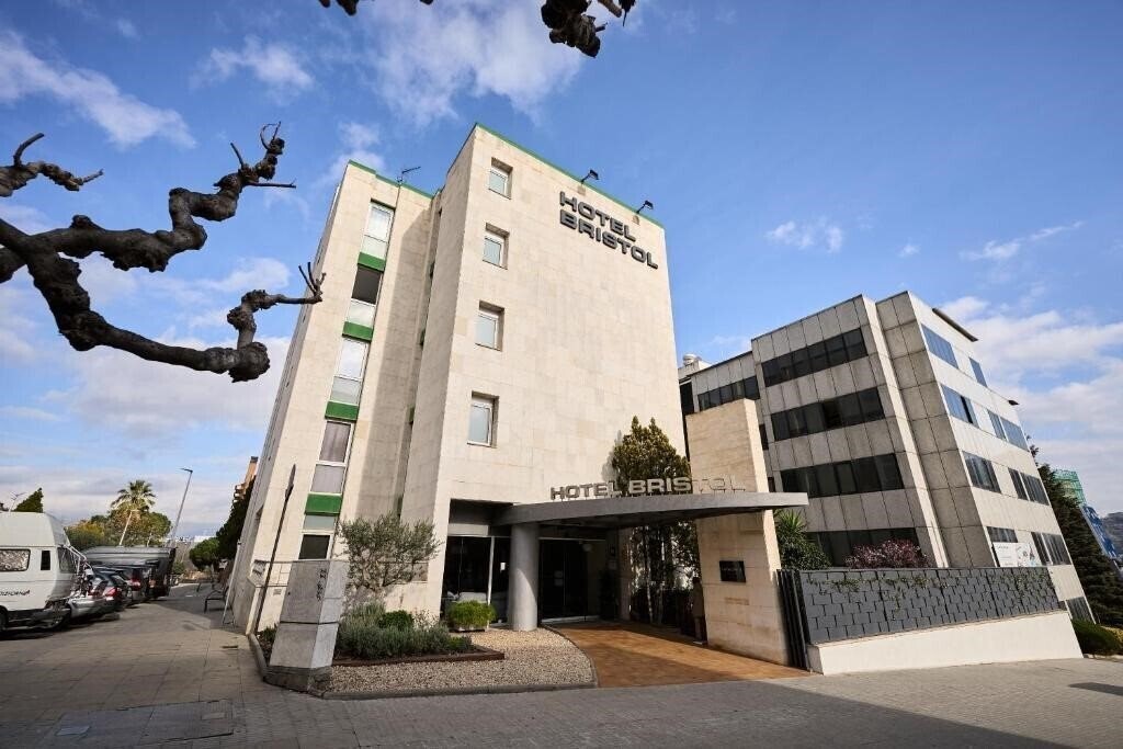 Панорама Catalonia Bristol 3*