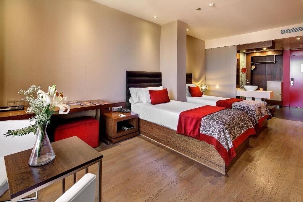 Территория Olivia Plaza 4*