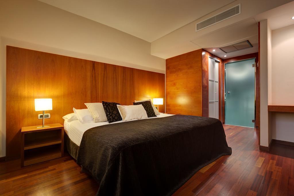 Панорама Acevi Villarroel 4*