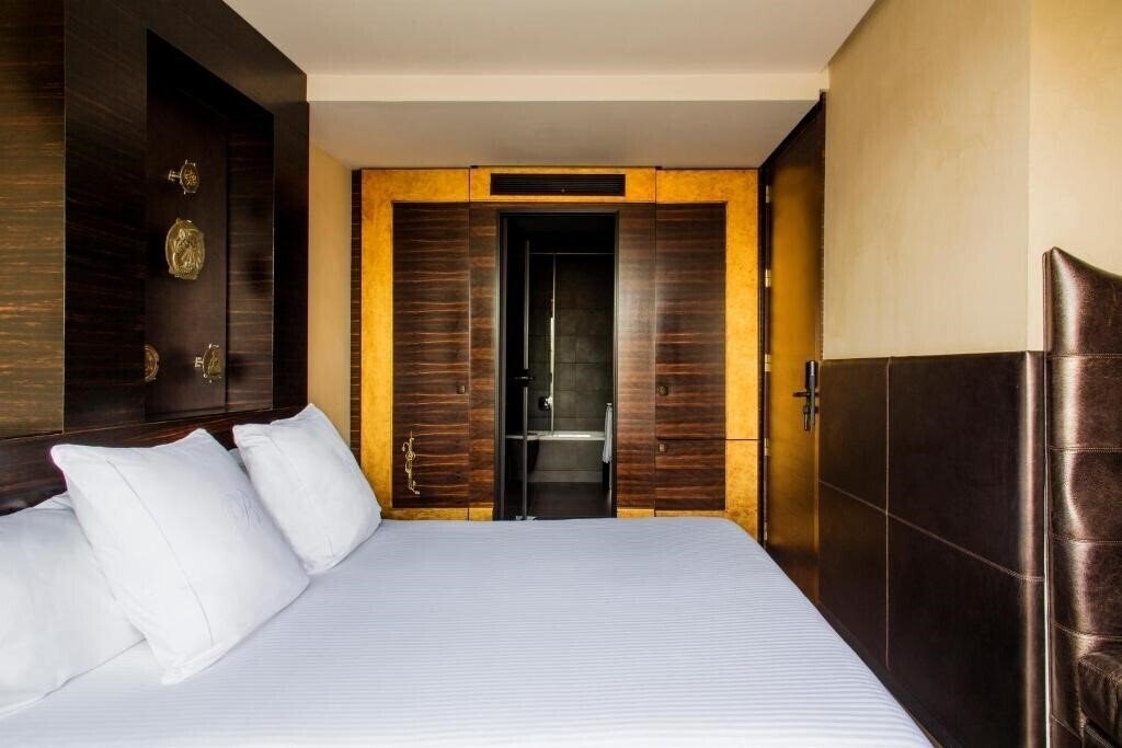 Панорама Bagues 5*