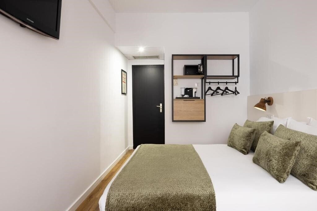 Панорама H.Top Bcn City 2*