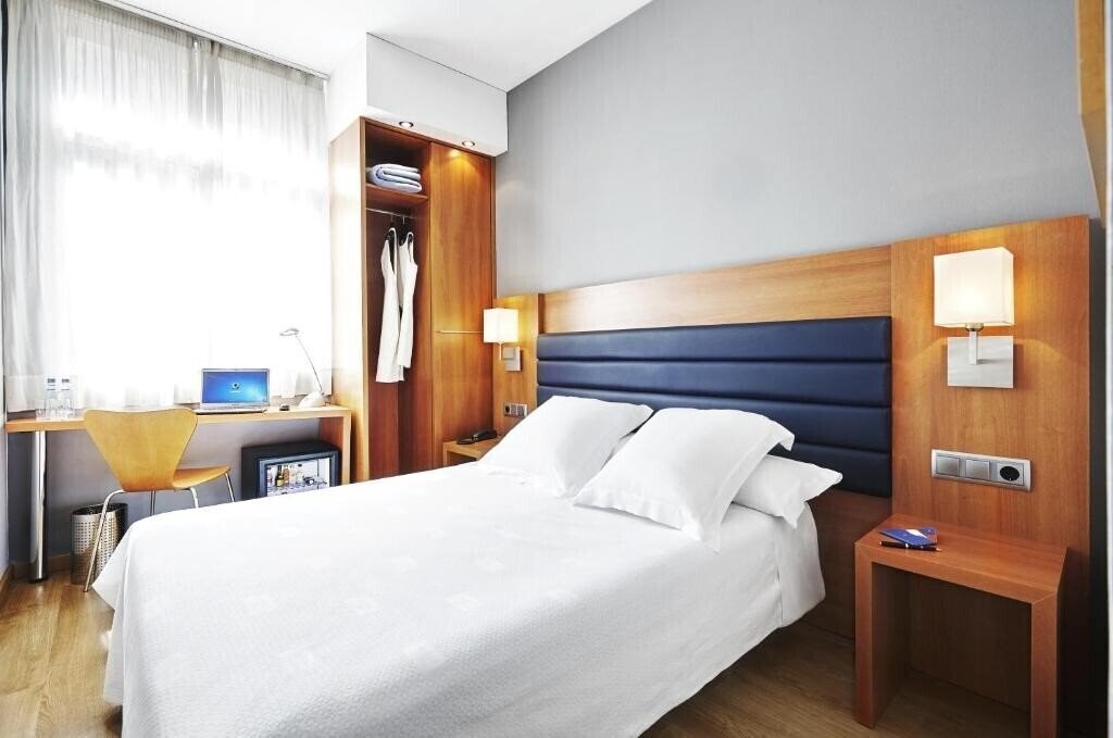 Панорама Century Park 3*