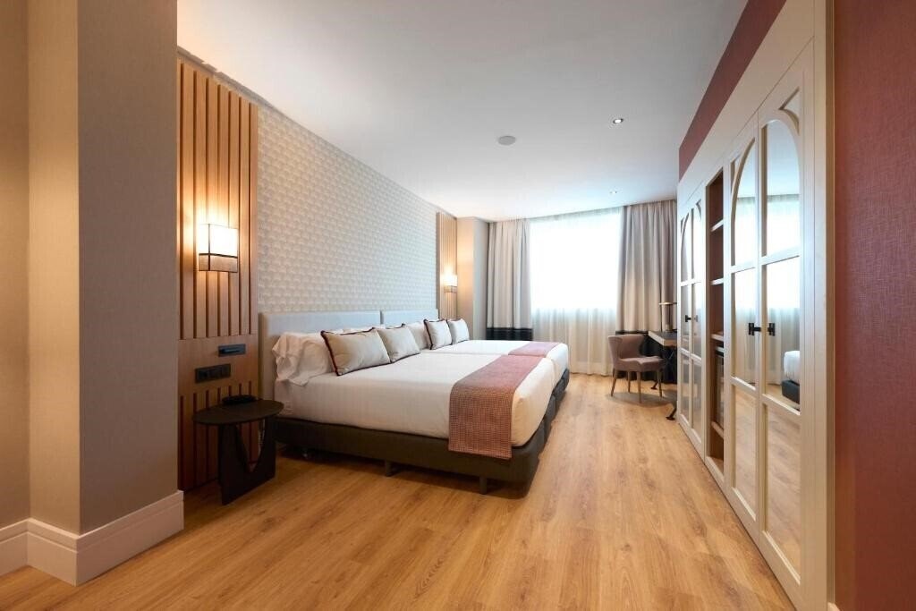 Апартаменты Catalonia Ramblas 4*