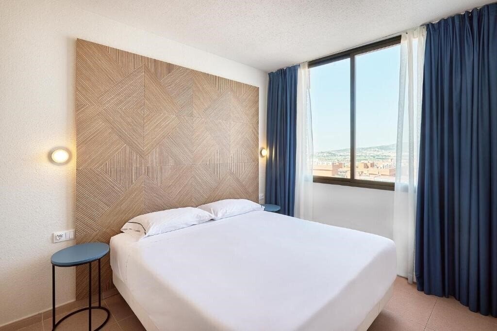 Фотографія Hesperia Sant Joan Suites 3*