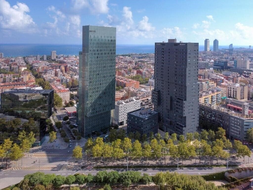 Готель The Level At Melia Barcelona Sky 4*