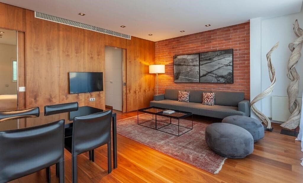 Панорама Barcelona Apartment Suites Avenue Luxe 4*