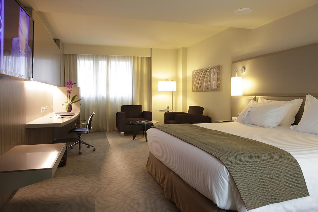 Панорама Crowne Plaza Barcelona - Fira Center 4*