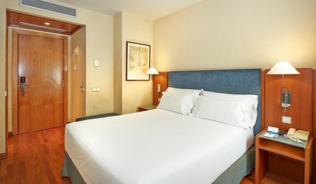 Отель Nh Barcelona Centro (ex. Nh Duc De La Victoria) 3*