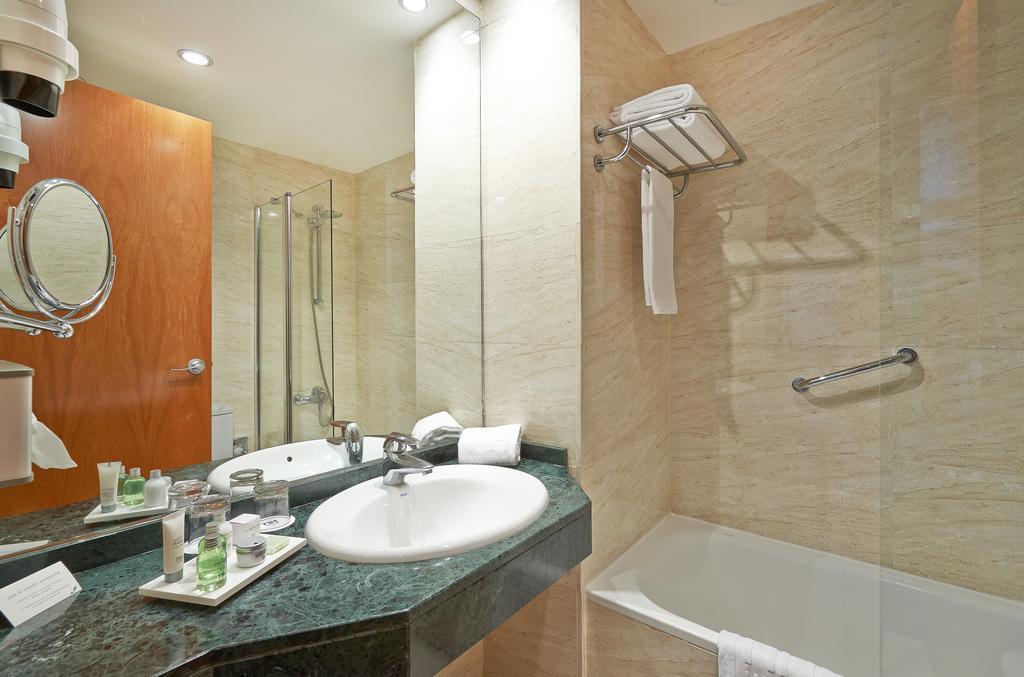 Вид Nh Barcelona Centro (ex. Nh Duc De La Victoria) 3*