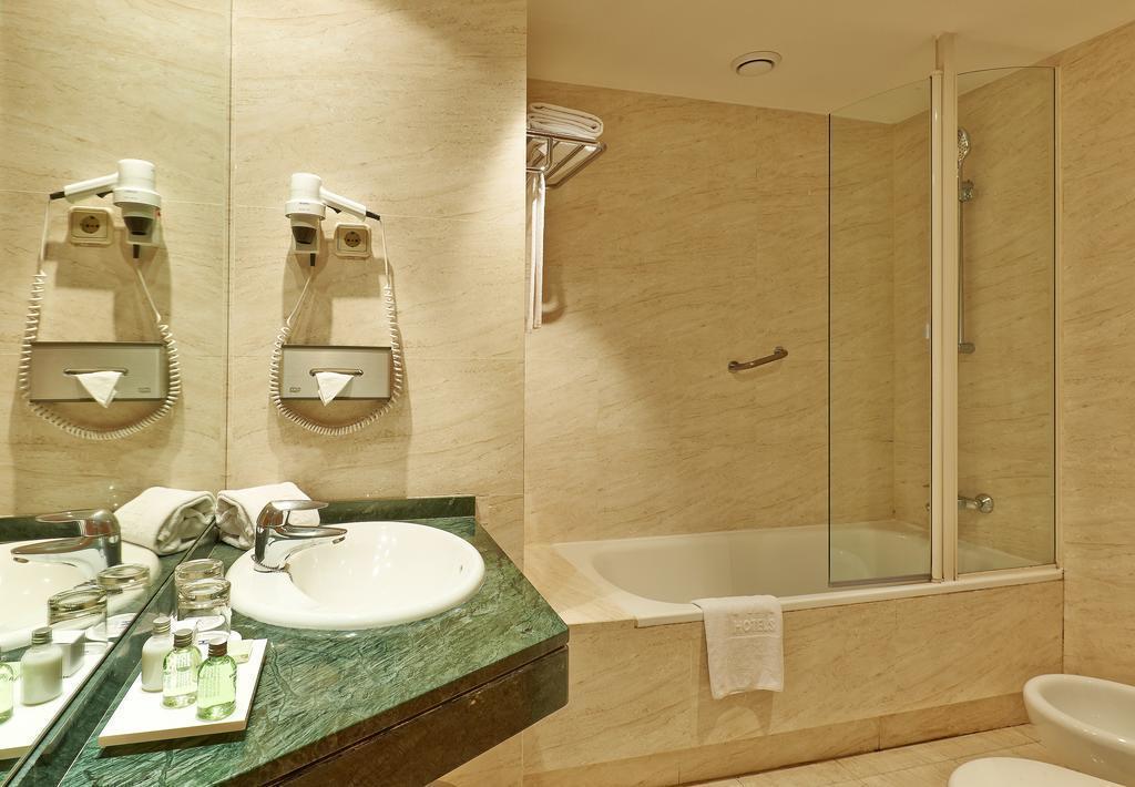 Территория Nh Barcelona Centro (ex. Nh Duc De La Victoria) 3*