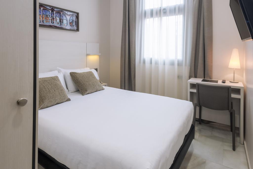 Готель Serhs Carlit 3*