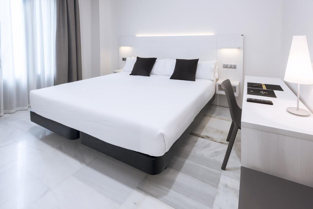 Апартаменти Serhs Carlit 3*