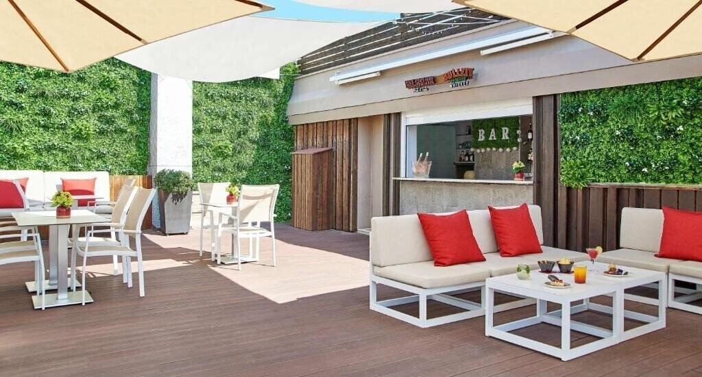 Панорама NH Barcelona Podium (ex. NH Podium) 4*