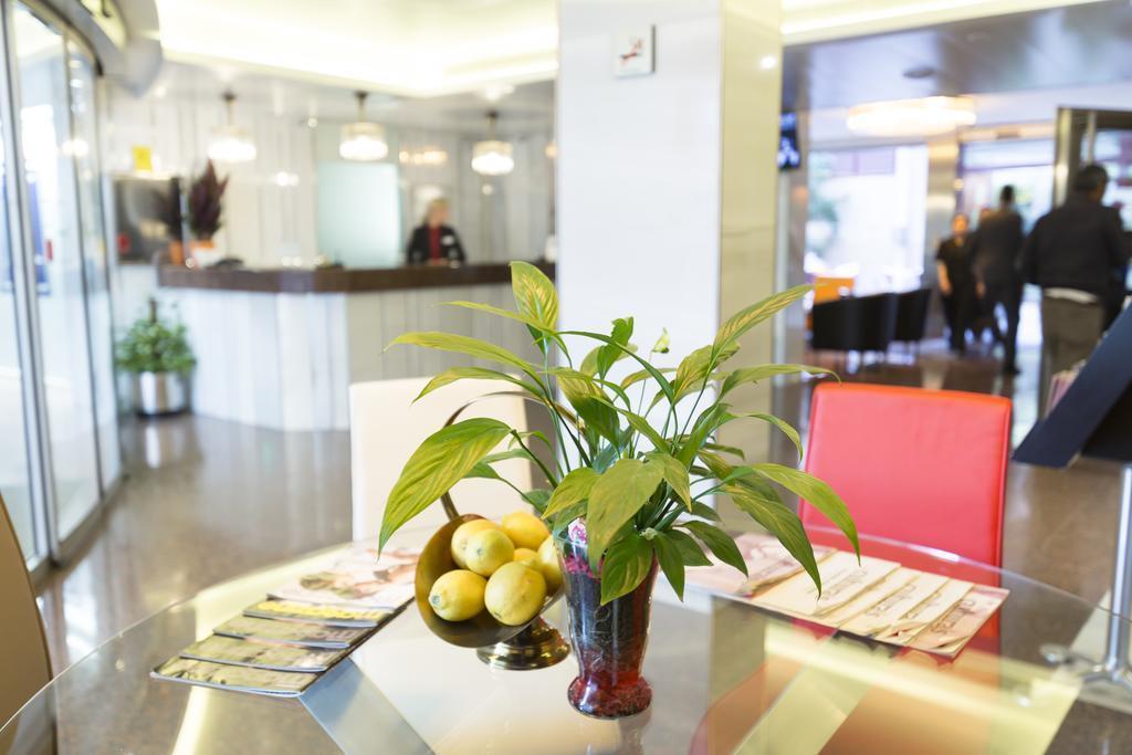 Територія Ronda Lesseps 3*