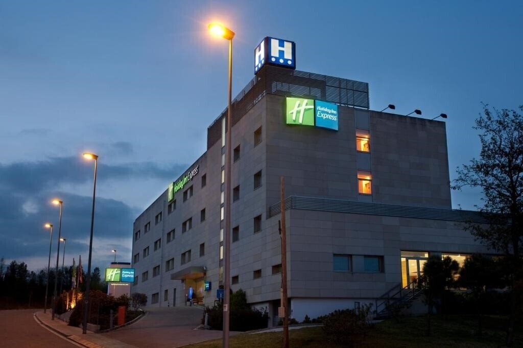 Панорама Holiday Inn Express Montmelo 3*