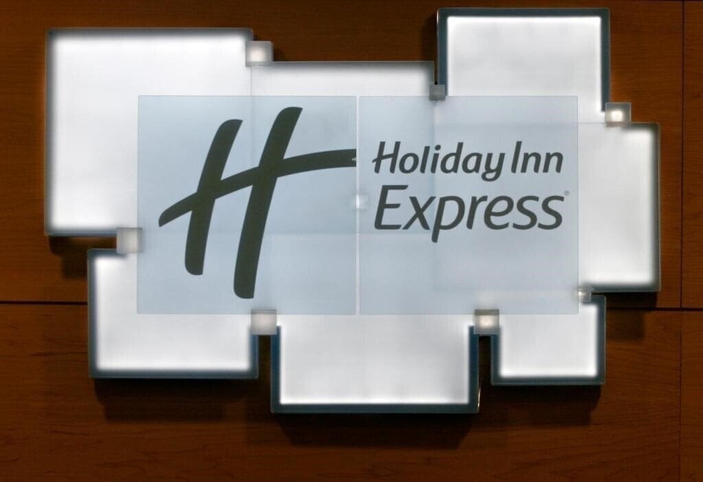 Апартаменти Holiday Inn Express Sant Cugat 3*