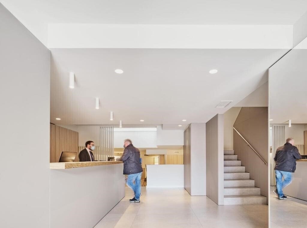 Апартаменти Hostal Lami 2*