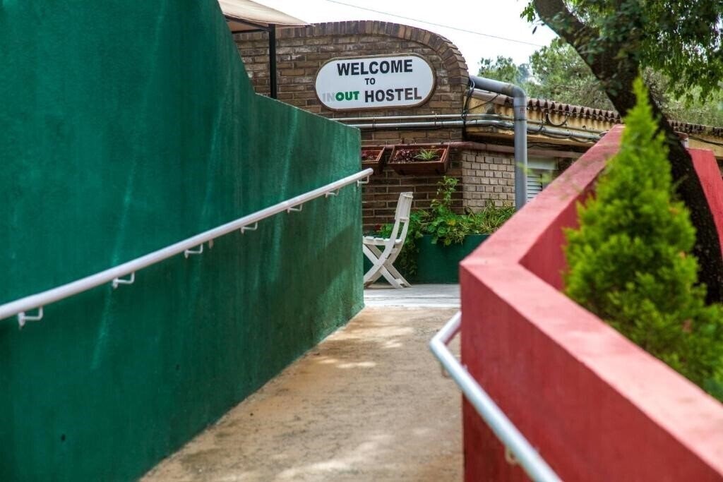 Апартаменти Inout 2*