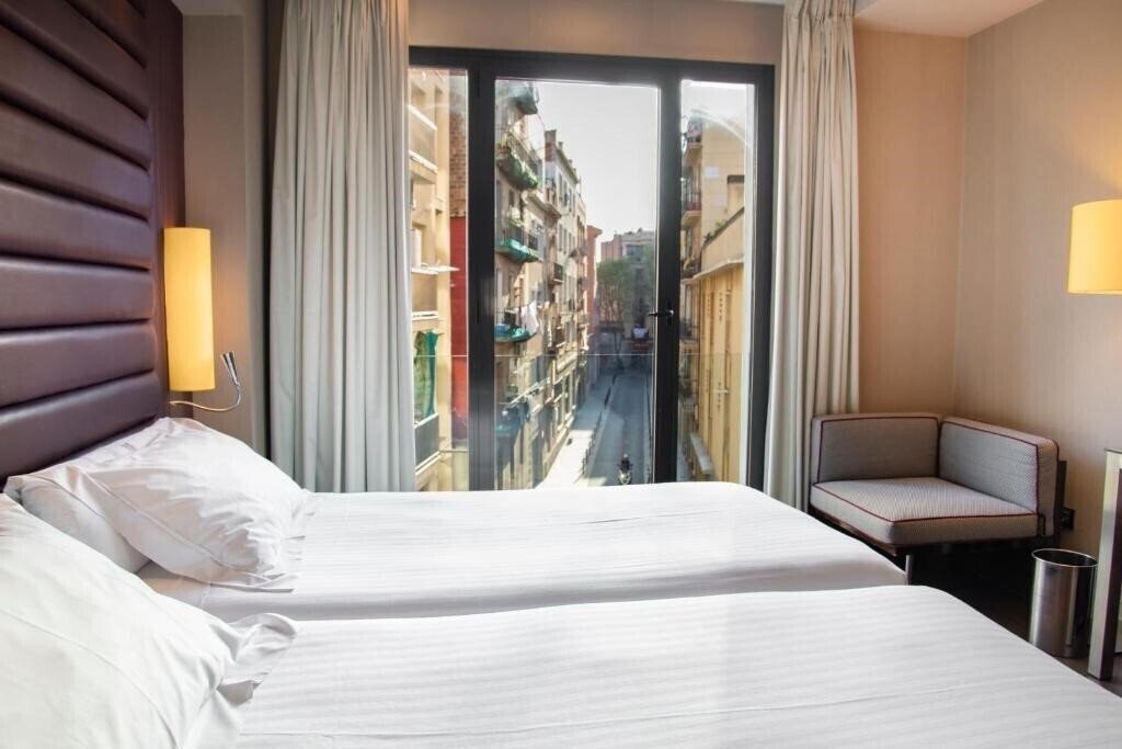 Готель Pestana Arena Barcelona Boutique Hotel 4*