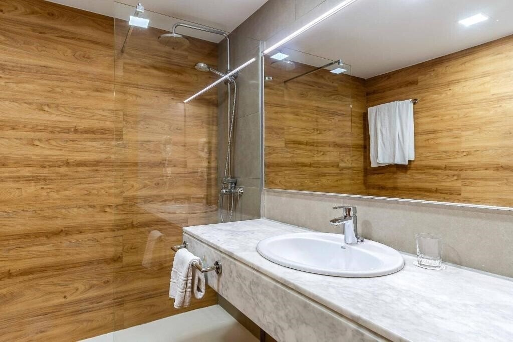 Територія Aparthotel Bertran 3*