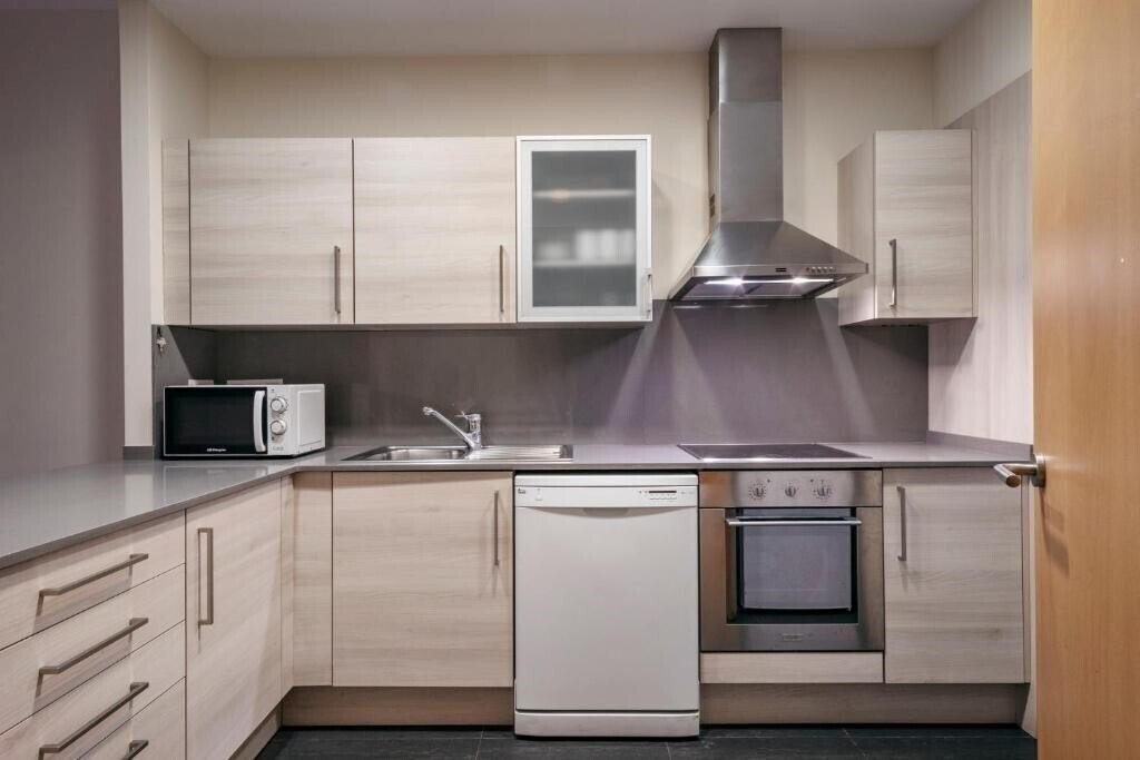 Панорама Barcelona Apartment Villarroel 4*