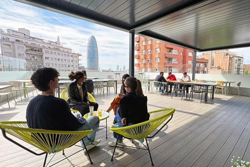 Вид Barcelona Urbany Hostel хостел