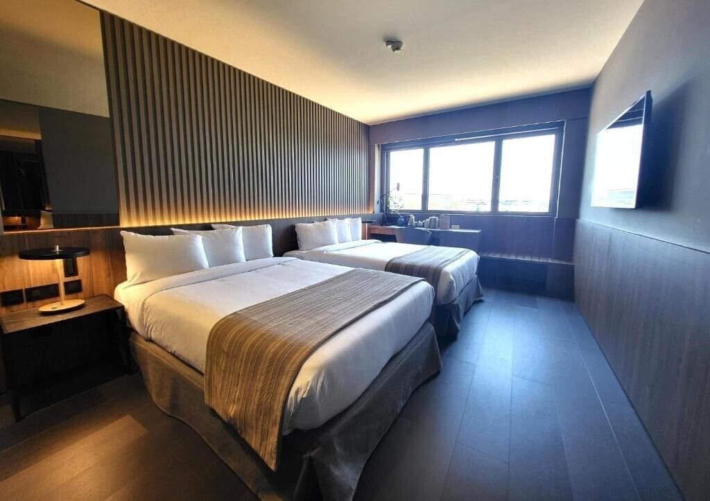 Апартаменти Bah Barcelona Airport 4*