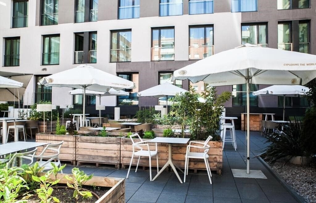 Территория Grums Barcelona 4*